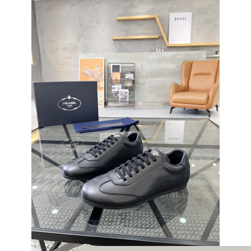 Pra*a casual shoes